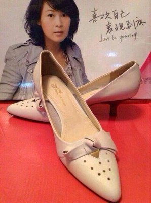 尋找實力批發(fā)商合作 達芙妮品牌鞋子，每款200雙起批，專供渠道商